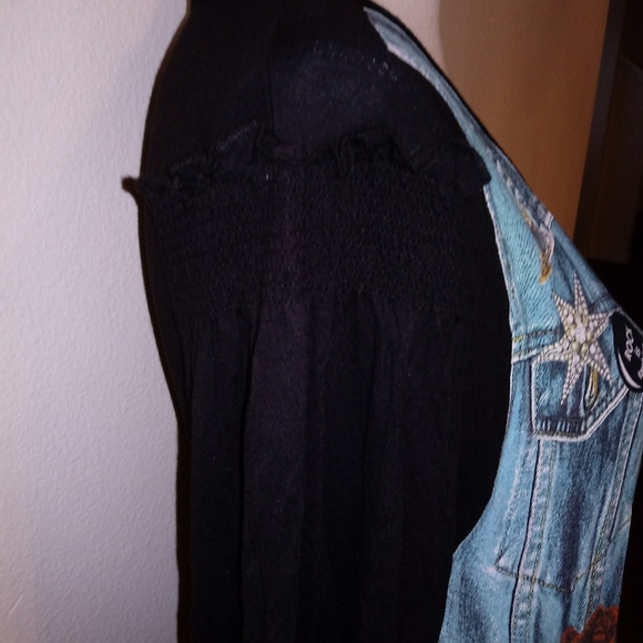 Woman tops - Picture 3 of 6